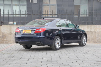 2015款红旗H7 2.0T 自动豪华型