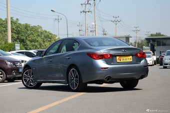2016款英菲尼迪Q50L 2.0T自动豪华运动版