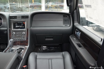 2016款林肯领航员3.5T自动AWD