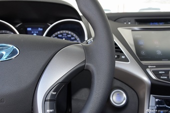 2016款朗动1.6L手动尊贵型