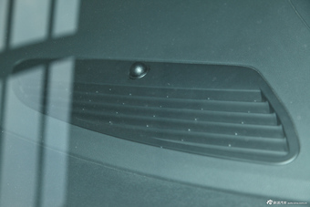 2013款东风雪铁龙C5 2.0L自动尊享型