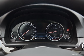 2017款宝马5系2.0T自动528Li豪华设计套装