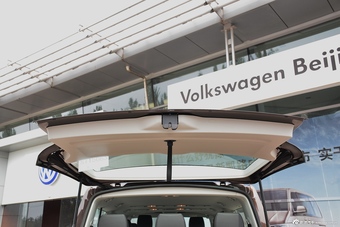 2016款凯路威2.0T自动四驱舒适版9座