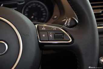 2012款奥迪Q3 35TFSI舒适型