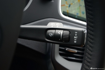 2017款沃尔沃V40 2.0T自动Cross Country T5 AWD 智雅版