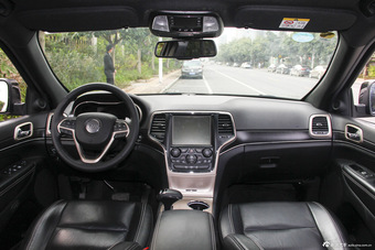 2015款大切诺基3.0TD自动柴油舒享导航版图片