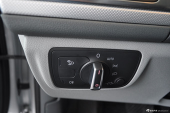 2012款奥迪A6L 2.0L TFSI手自一体舒适型