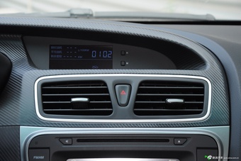 2015款海马福美来1.6L手动智尚型