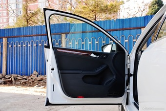 2014款速腾改款1.4TSI自动旗舰版