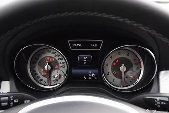 2015款 奔驰GLA220 4MATIC时尚型