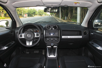 2014款指南者2.4L自动改款四驱豪华导航版图片