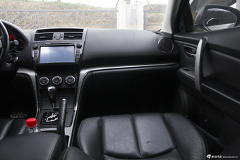 2015款睿翼轿跑2.0L自动豪华版