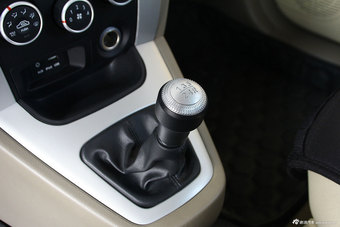 2013款途胜2.0L两驱手动时尚型