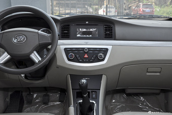 2012款力帆620 1.5L手动基本型