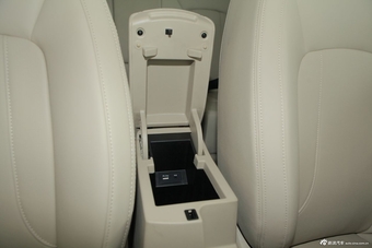 2013款艾瑞泽7 1.6CVT致尚版