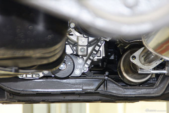 2014款双龙路帝2.0T柴油四驱豪华型