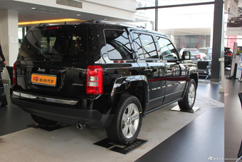 2014款自由客2.4L豪华导航版