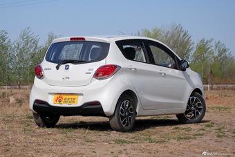 2015款奔奔1.4L手动尊贵型