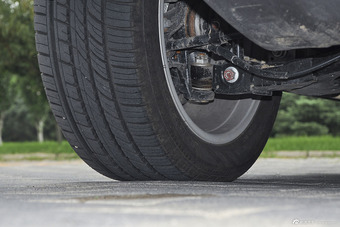 2015款哈弗H8 2.0T四驱尊贵型