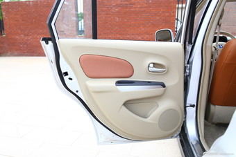 2014款启辰D50精彩版