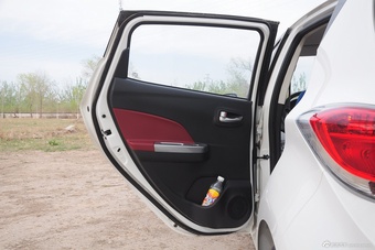 2015款奔奔1.4L手动尊贵型