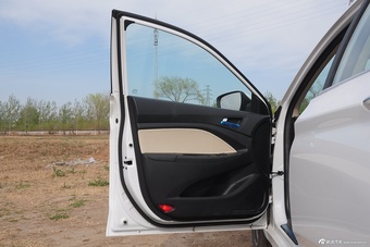 2015款悦翔V7 1.6L手动乐趣型