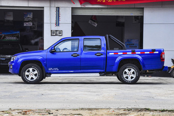 2015款骐铃T7 2.8T手动两驱尊贵版加长轴距JE493ZLQ4CB