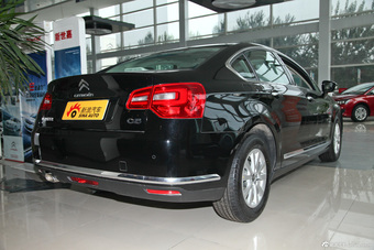 2013款东风雪铁龙C5 2.0L自动尊享型