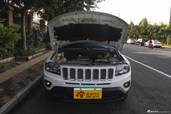 2014款指南者2.4L自动改款四驱豪华导航版图片