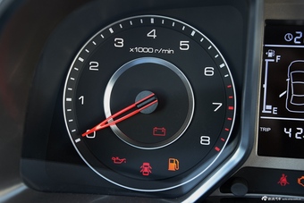 2015款众泰大迈X5 1.5T手动尊贵型