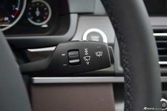 2017款宝马5系2.0T自动528Li豪华设计套装