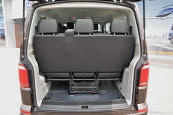 2016款凯路威2.0T自动四驱舒适版9座