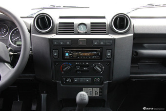 路虎卫士到店实拍