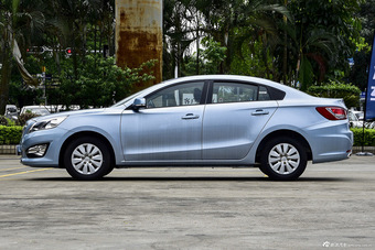 2014款福美来M5 1.6L手动标准型