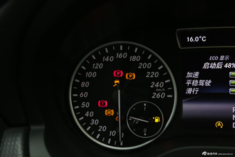 2016款奔驰A级 A180 1.6T自动