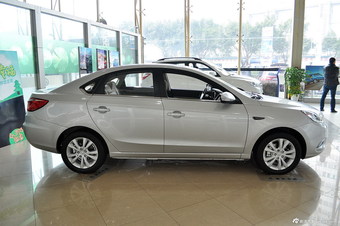 2014款逸动1.6L手动豪华型