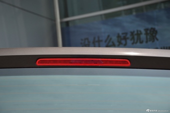 2016款凯路威2.0T自动四驱舒适版9座