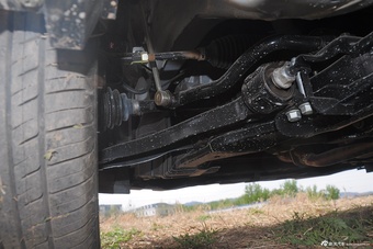 2015款悦翔V7 1.6L手动乐趣型