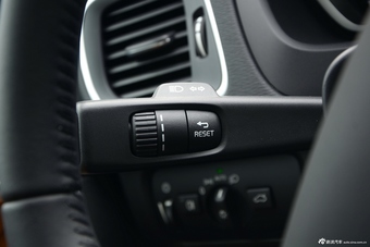 2017款沃尔沃V40 2.0T自动Cross Country T5 AWD 智雅版