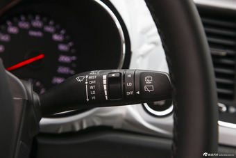 2015款嘉华（进口）2.2T自动豪华版