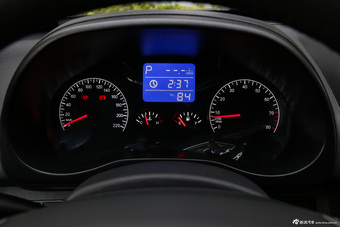 2015款瑞虎3 1.6L自动智尚纪念版