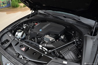 2017款宝马5系2.0T自动528Li豪华设计套装