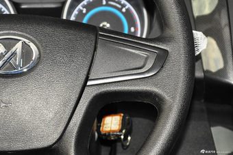 2015款骐铃T7 2.8T手动两驱舒适版标准轴距JE493ZLQ4CB