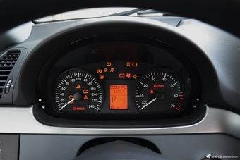 2014款奔驰威霆3.0L自动精英版