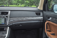 2015款哈弗H8 2.0T四驱尊贵型