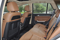 2015款哈弗H8 2.0T四驱尊贵型