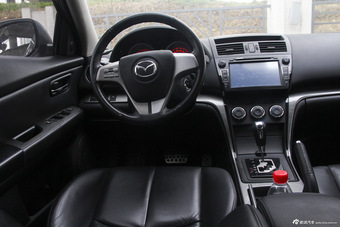 2015款睿翼轿跑2.0L自动豪华版