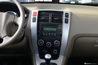 2013款途胜2.0L两驱手动时尚型