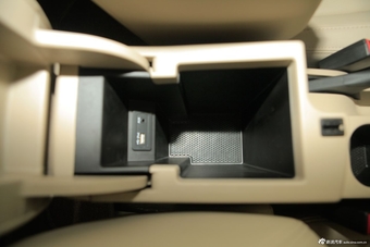 2013款艾瑞泽7 1.6CVT致尚版