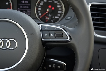 2016款奥迪Q3 1.4T自动30TFSI典藏型智领版